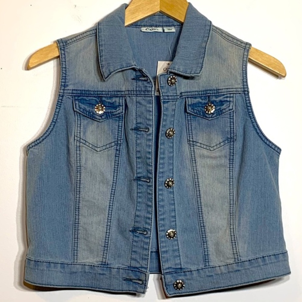 NWT‎ Gorgeous light wash denim jean vest